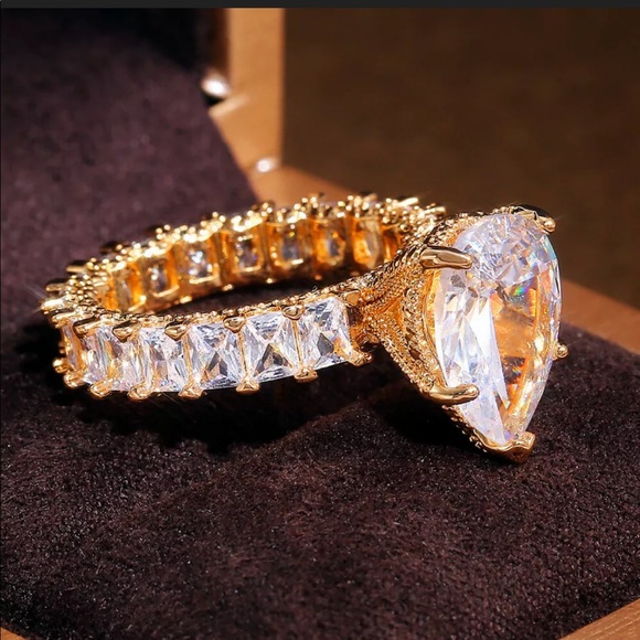 New Romantic Women’s Yellow Gold Sapphire Ring - Picture 2 of 3